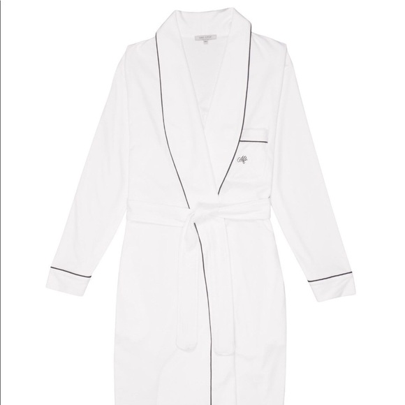 Mrs.Livly Robe - Picture 2 of 3